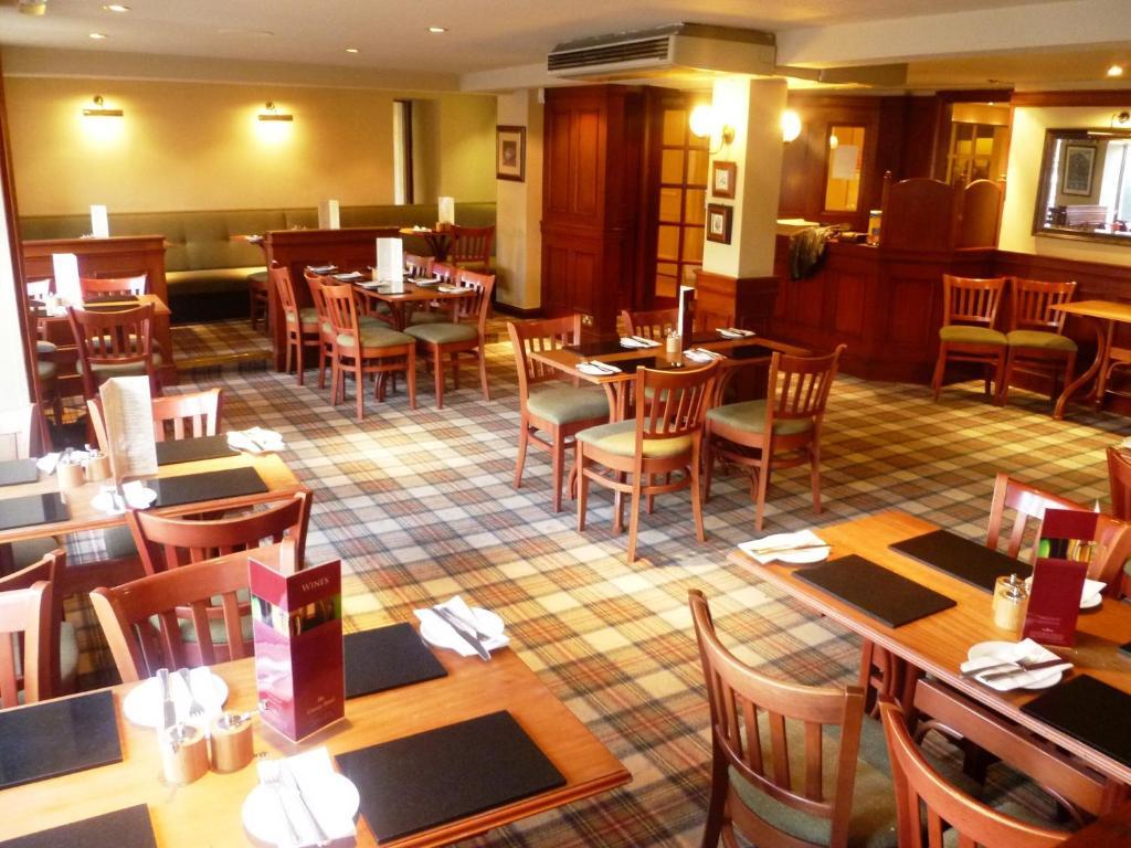 The County Hotel Dalkeith Exterior photo